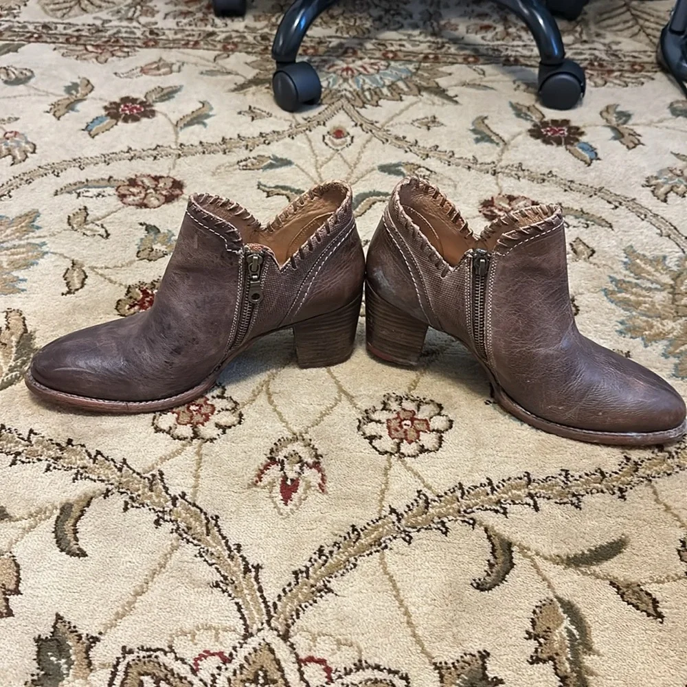 Boots - Picture 2 of 5